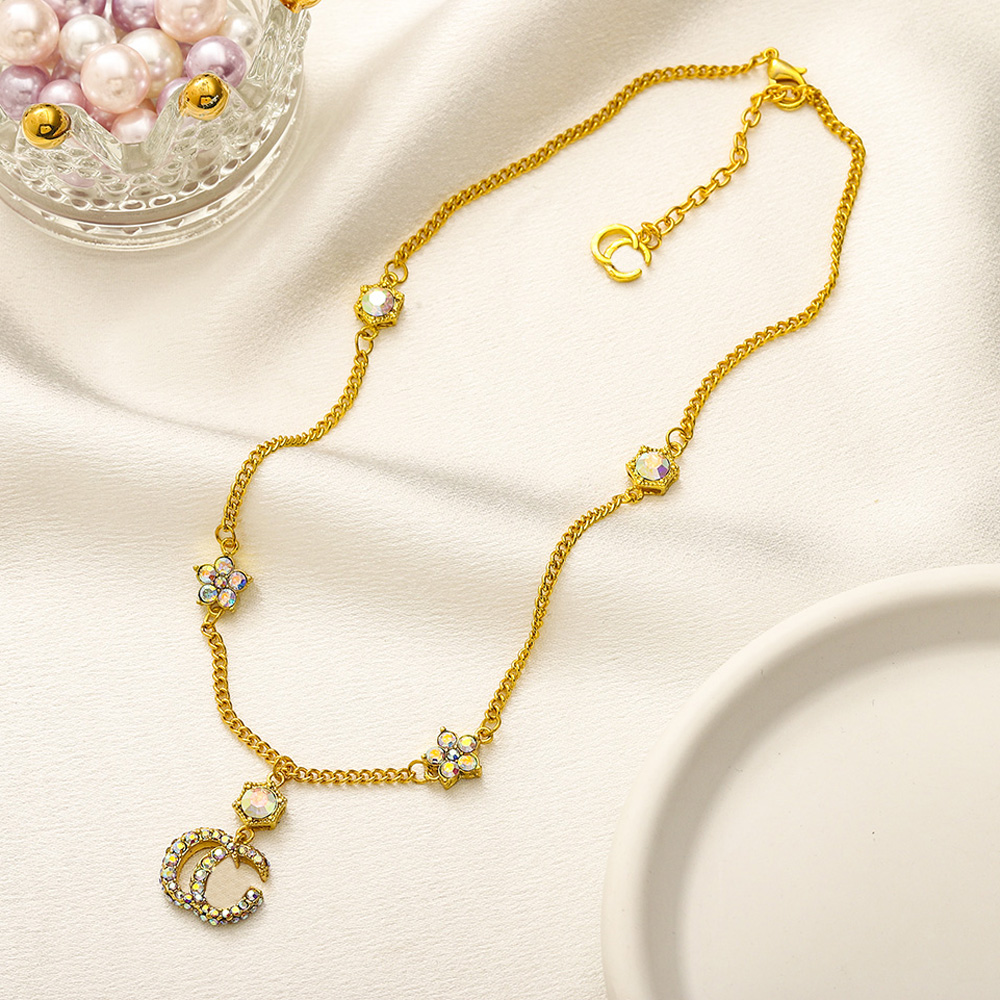 Inlay Elegant Crystal Necklaces Choker Pearl Pendant Stainless Steel Necklace for Womens Weddings and Special Ocns Gifts