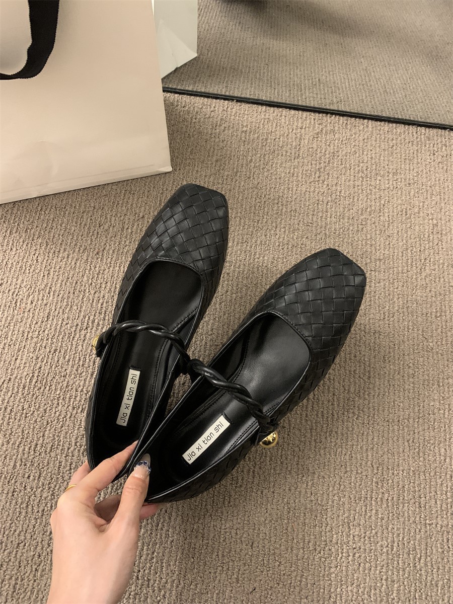 Women's shallow mouth square toe low heel niche temperament single shoe