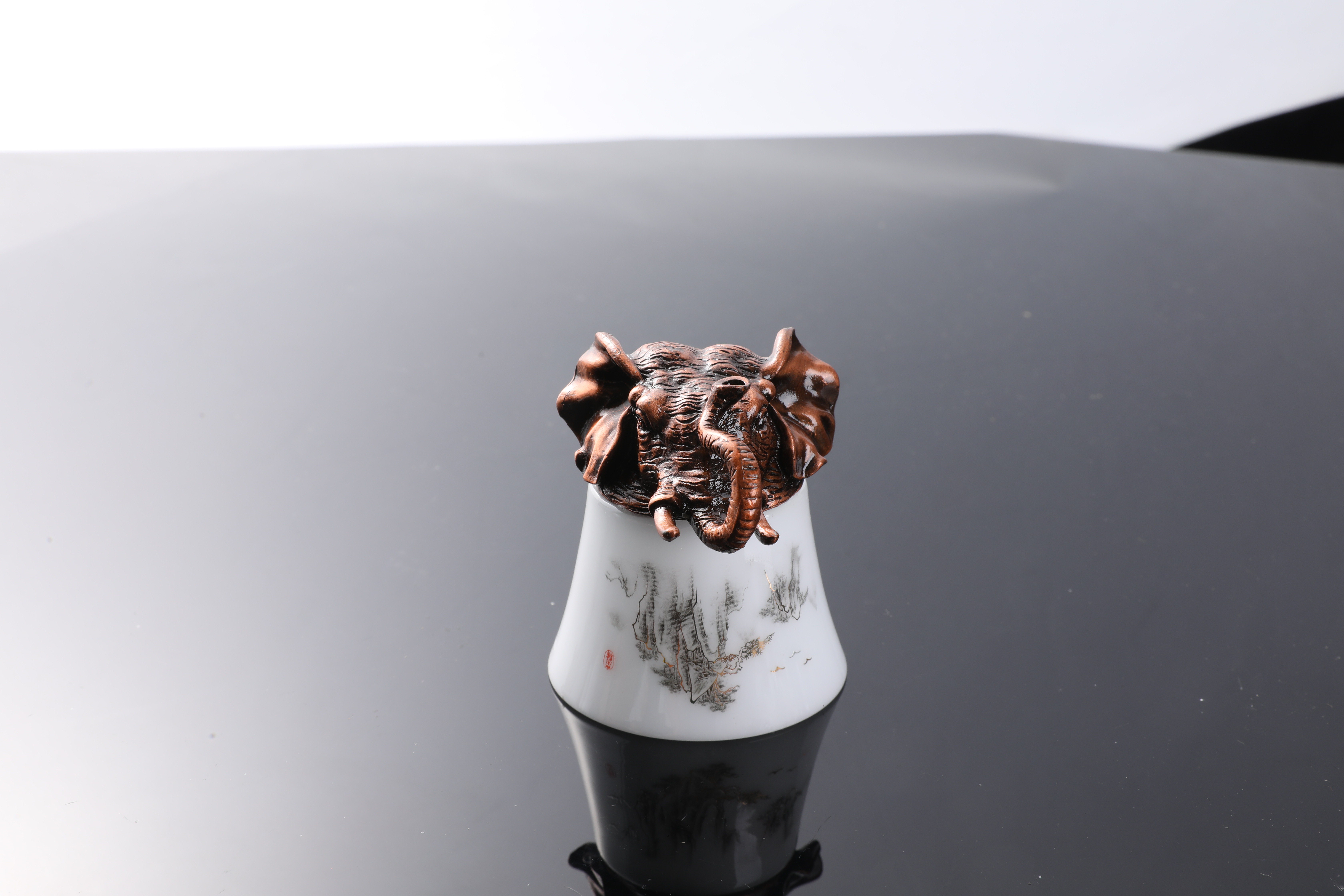 Hot twelve beast glasses Light luxury ceramic glasses separating white wine cups