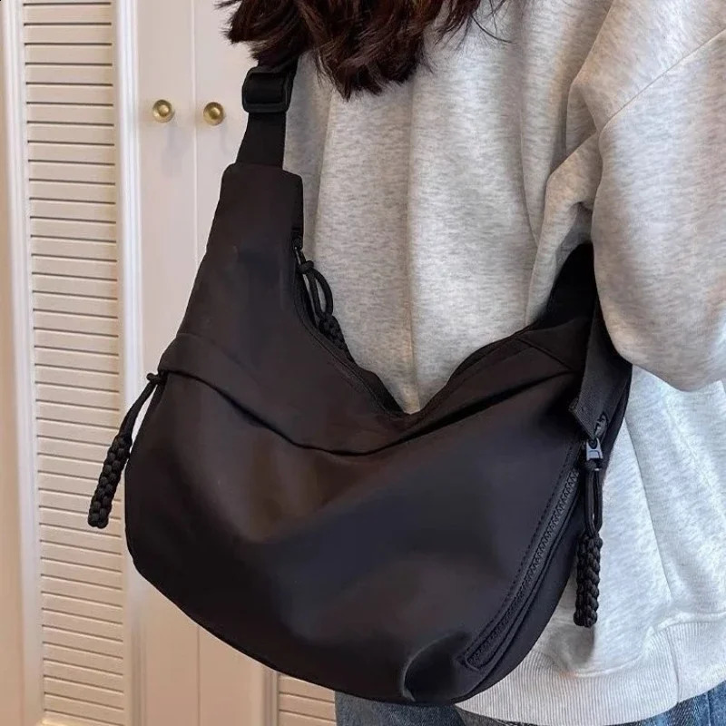 Nylon Tramp Cross Bag Solid Casual Zipper Womens Fashion High Capacity Color Single Shoulder Handbag 240823