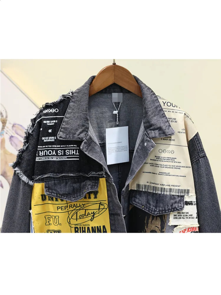 Vintage full sleeve decal spaper pattern largesized black denim jacket casual trend autumn 240814