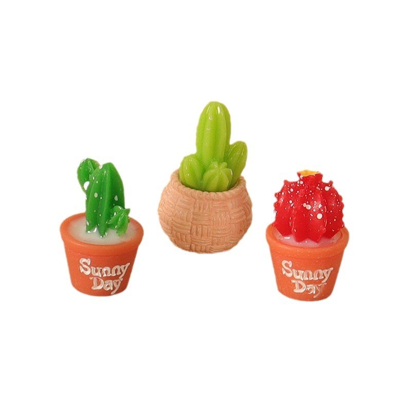Resin creative crafts, mini cactus potted plants, office desktop ornaments, home micro landscape scene decoration