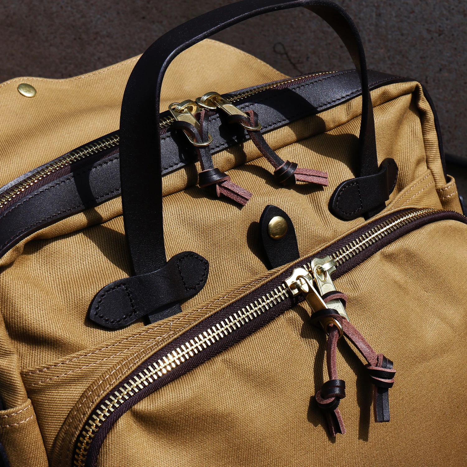 Tailor o 70258 American Heavy Canvas Size 39*34*9cm Saddle Leather Shoulder Strap Business Computer Bag 240816 09d0
