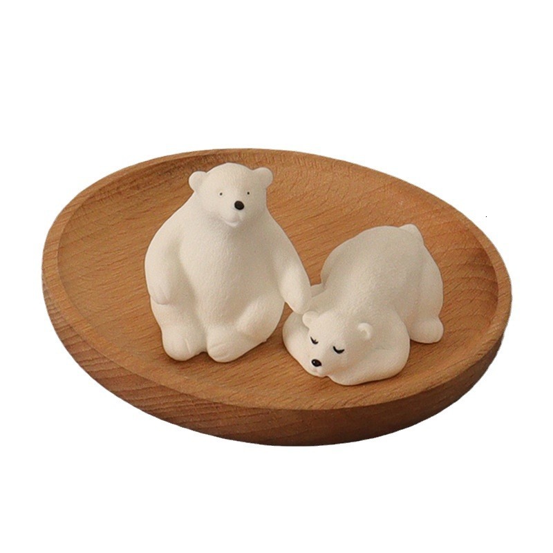 Resin creative crafts, mini polar bear tabletop that only want to sleep, home micro scene decorations