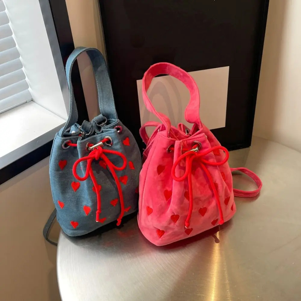Fashionable Denim Style Shoulder Bag Cute Heartshaped Patterns Printed Crossbody Large Capacity Ladies Reusable Bags y240816