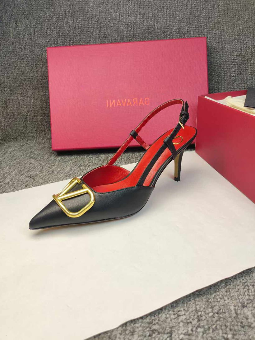 Fashion Women Summer Sandals VLOGO SIGNATURE Pumps Italy Classic Pointed Toes Clare Sling Badge Embellished Black Leather Designer Family Sandal High Heels EU 35-43