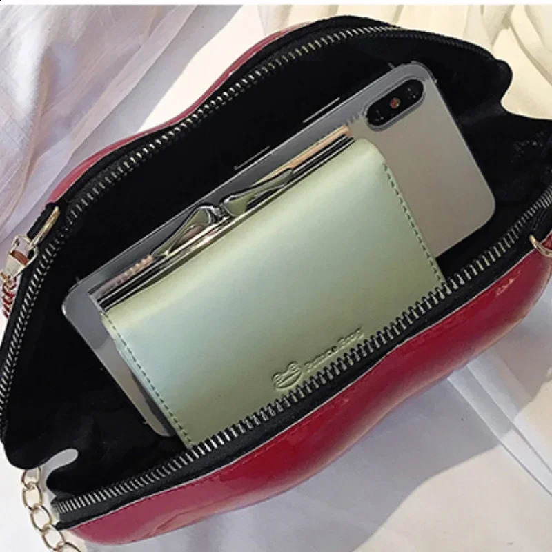 Mini Bags for Women 2023 Fashion Allmatch Womens Shoulder Bag PU Solid Color Zipper Crossbody Patent Leather Lip Chain 240816Z