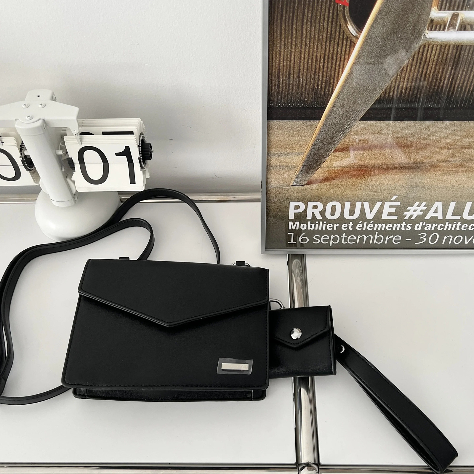 Vintage Man Small Square Bag Solid Black Shoulder with Coin Purse 2023 Leather Flip Messenger Bags box 2pcs Set 240816Z