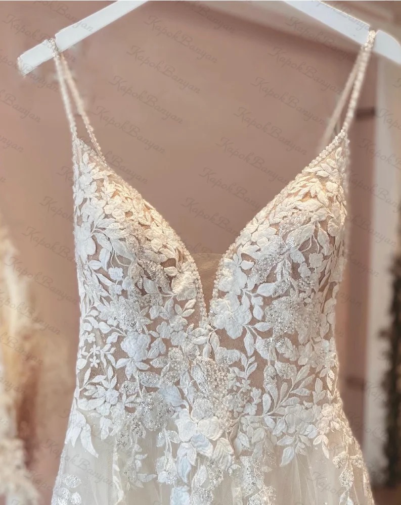 Vintage Spaghetti Straps Lace V-Neck Bead Tulle Beach Bride Dress Sexy Sleeveless Backless Long Wedding Party Gown