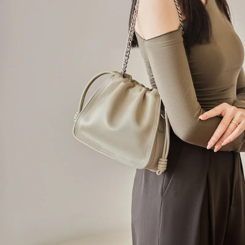 Casual brushed twolayer denim shoulder chain bag pleated split leather womens underwear cross body homeless wallet 240817