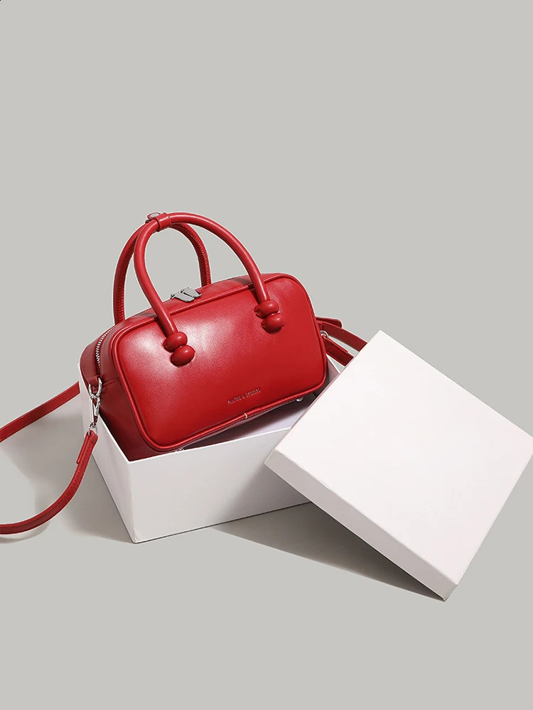 Letter Square Bag Red Bowling y Ladies Lmitate Handbag Trendy Shoulder Crossbody Boston ner 240817