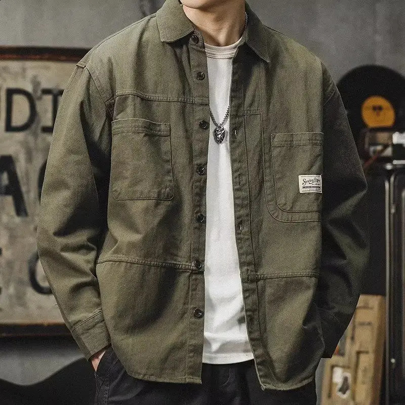 Autumn Loose Casual American Vintage Work Jacket Men Solid Square Neck Button Pocket Badge Patchwork Long Sleeved Shirt 240816