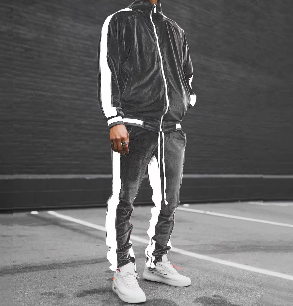 Latest mens velvet sportswear patchwork sportswear mens 2-piece set hooded sweatshirtpants blue sportswear spring autumn sportswear 240827