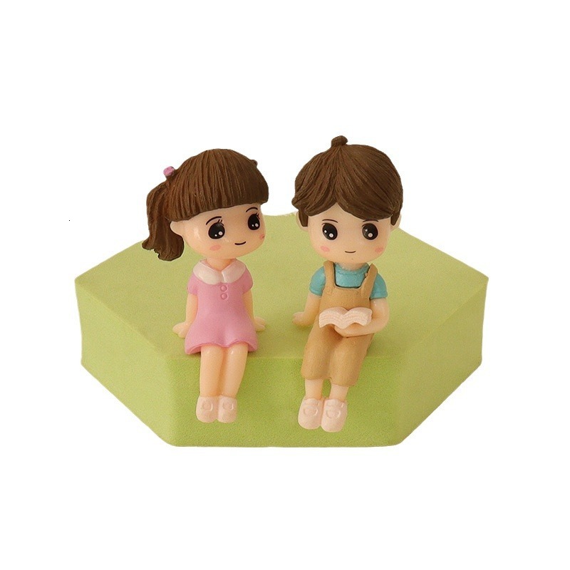 Mini water cup tables chairs, cute boys and girls reading, micro landscape scenes, baby house accessories, home decoration, desktop ornaments