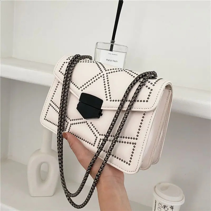 Rivet Chain Small Crossbody Bags For Women Shoulder Messenger Bag Lady Handbags 240816