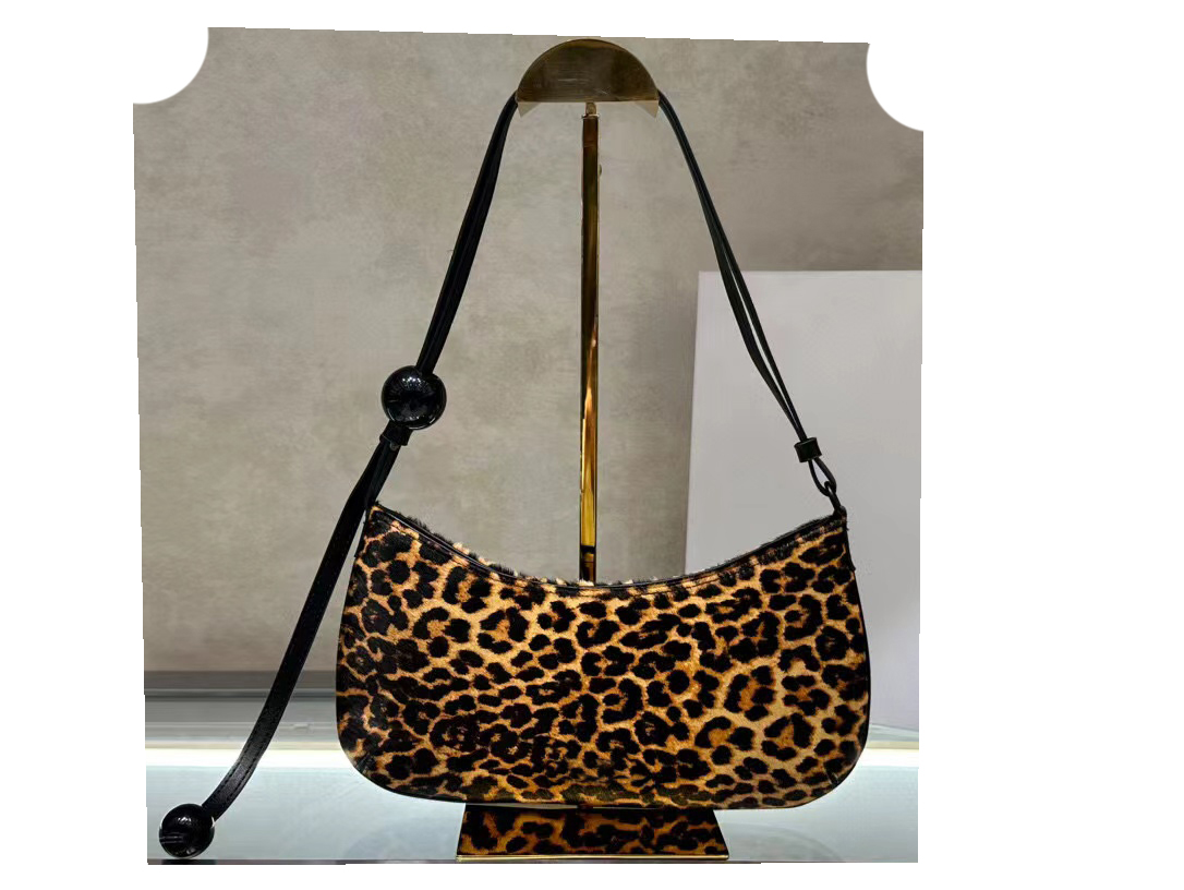 Designer Women's Chic Crossbody Purse in High-Quality Leather with Distinctive Leopard Motif