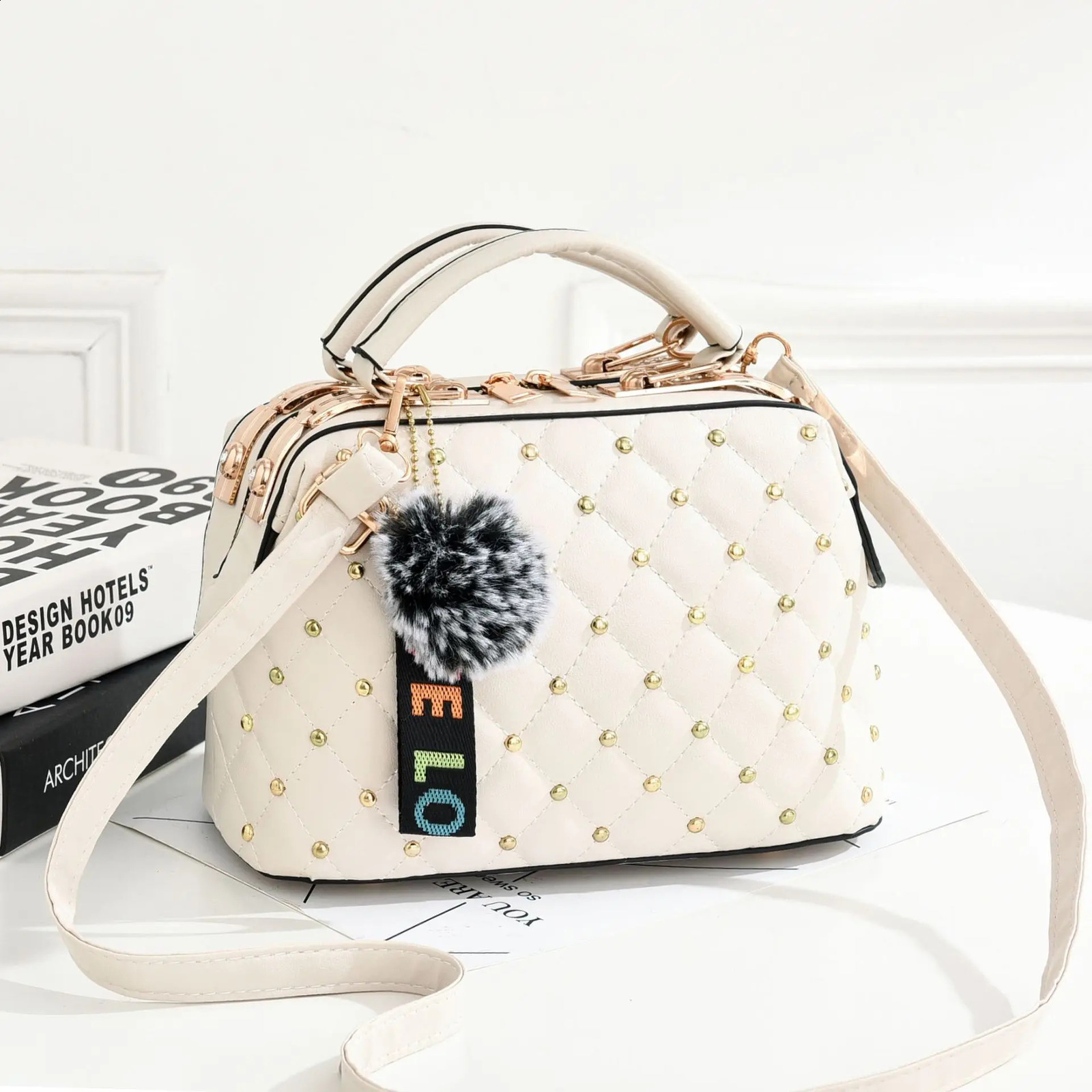 Korean Version Of The Rivet Shoulder Diagonal Package Fashion Casual Ladies Small Square Crossbody Bag Jinli 25X13X16cm 240817