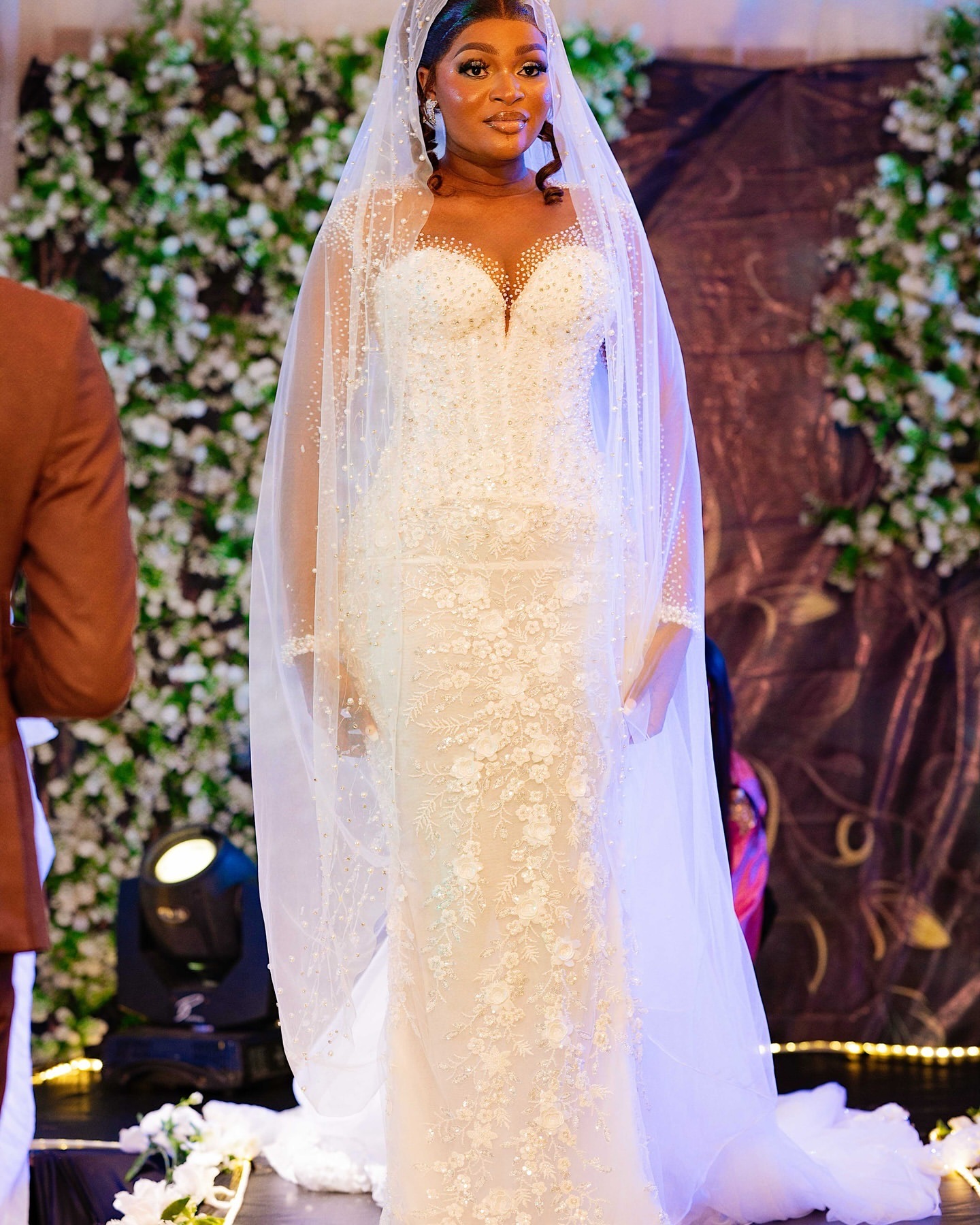 2024 Ivory Mermaid Wedding Dress Pearls Sheer Neck Full Sleeves Lace Vintage Elegant Bridal Gowns Dresses ZJ202