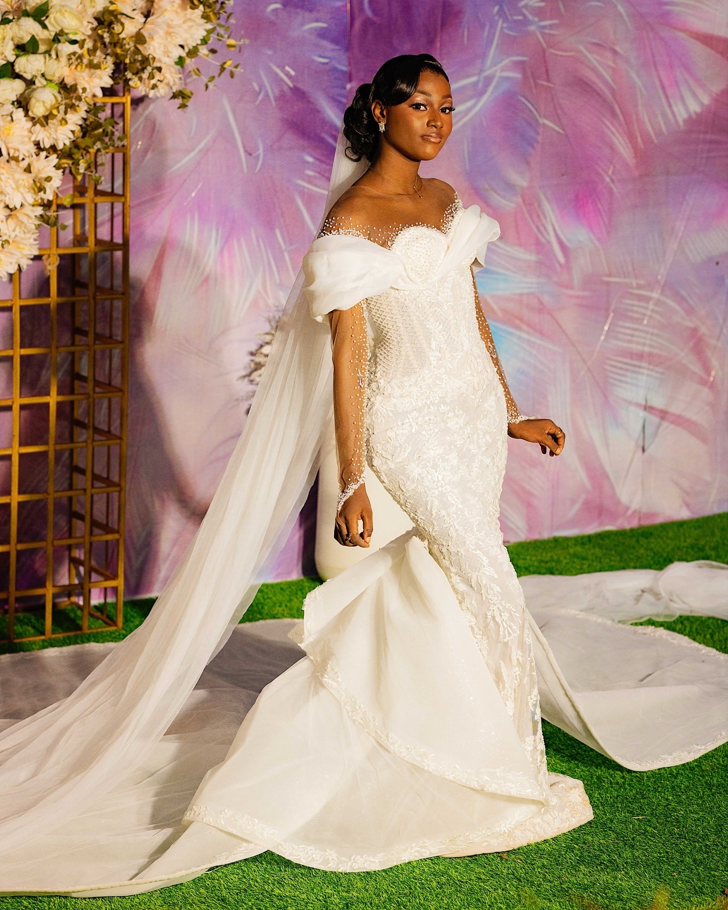 2024 Ivory Mermaid Wedding Dress Pearls Sheer Neck Full Sleeves Lace Vintage Detachable Train Elegant Bridal Gowns Dresses ZJ204