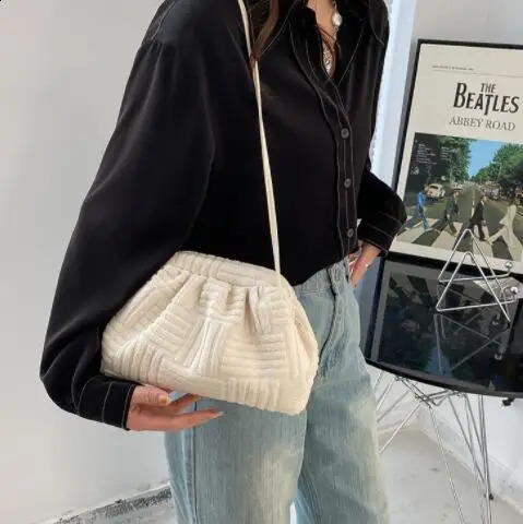 2024 towel bag handbag women fashion portable bucket chain shoulder messenger 240816