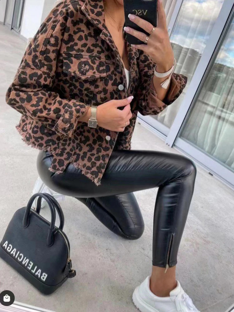 Leopard Print Denim For Women, Casual Retro Long Sleeve Loose Jean Jacket With Pockets B4