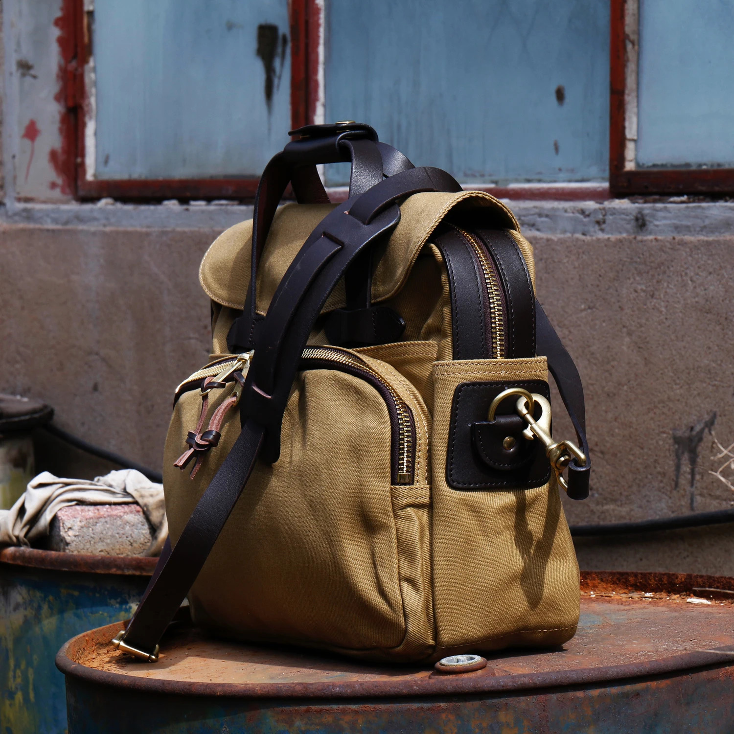 Tailor o 70258 American Heavy Canvas Size 39*34*9cm Saddle Leather Shoulder Strap Business Computer Bag 240816 09d0