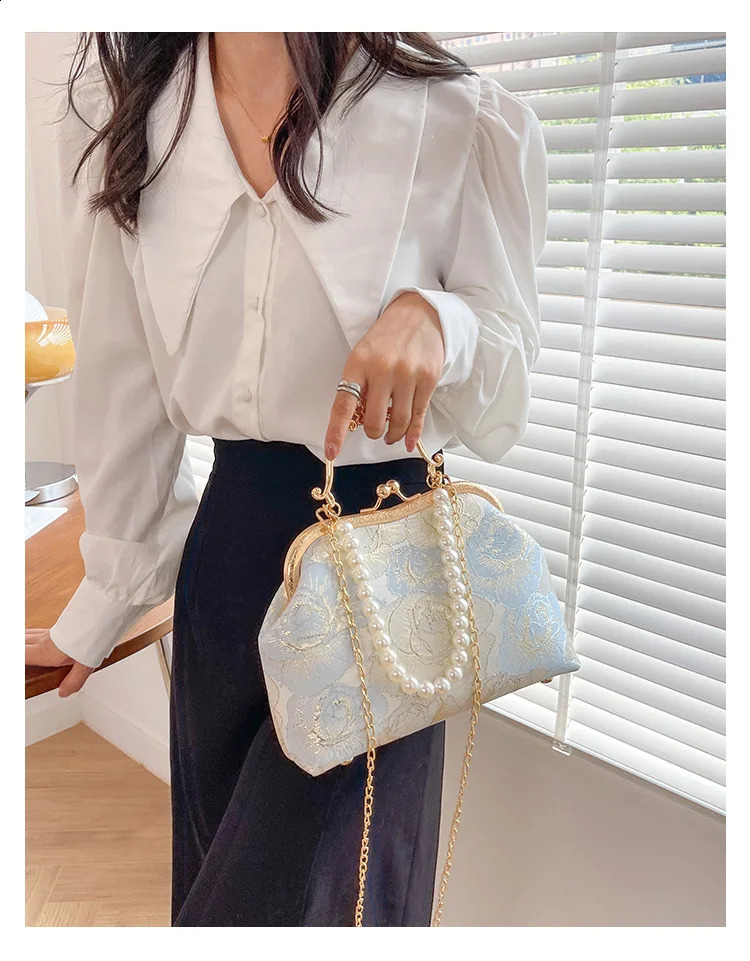 Lace womens handbag chain shoulder retro Chinese wedding party shell cross body elegant high-end messenger bag 240819 8cb7 4