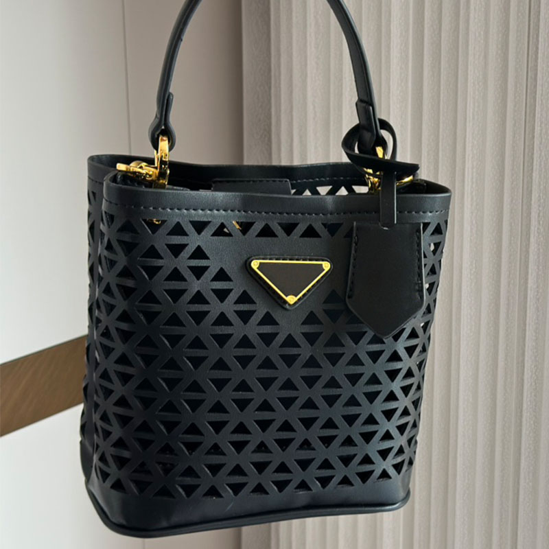 Bucket Bag Designer Handbag Fashion Womens Mini handbag Summer Travel Leisure Hollow Totes Classic Versatile Black Basket Storage Baga Three Colors Shoulder bags