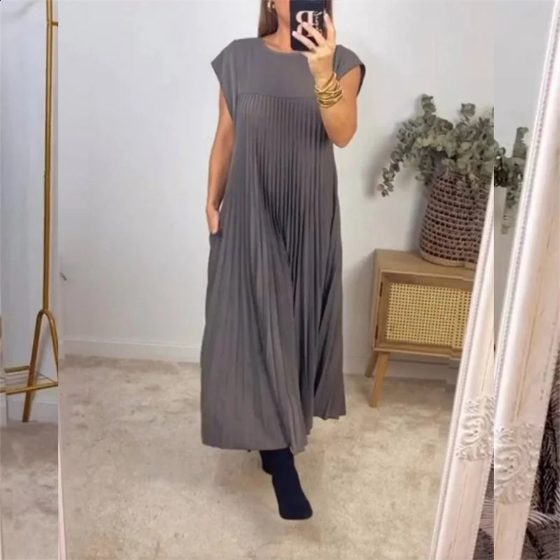 Women Summer Solid Color Pleated Dresses Fashion Comfortable Casual Flying Sleeve Dress Female Side Double Pockets Gown 240816