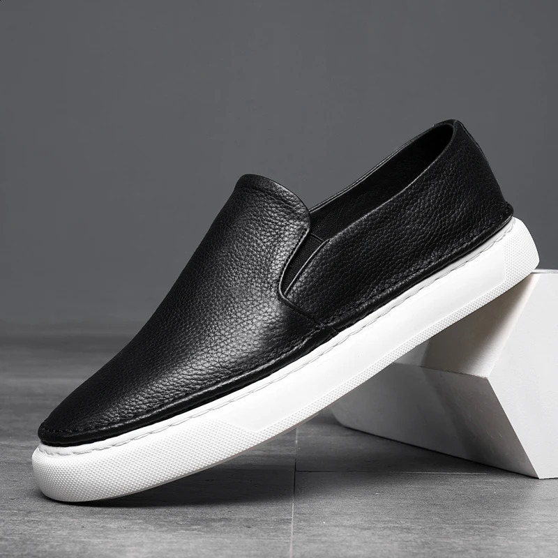 2024 Men Casual Shoes Genuine Leather Loafers Office Shoes for Men Driving Moccasins Comfortable Slip on Party Fashion Shoes Men 240809