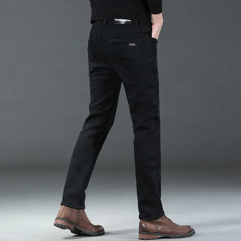 2024 Men Winter Warm Black Straight Thcik Fleece Jeans Fashion Casual Baggy Classic Style Solid Denim Trousers Male Clothing 240816