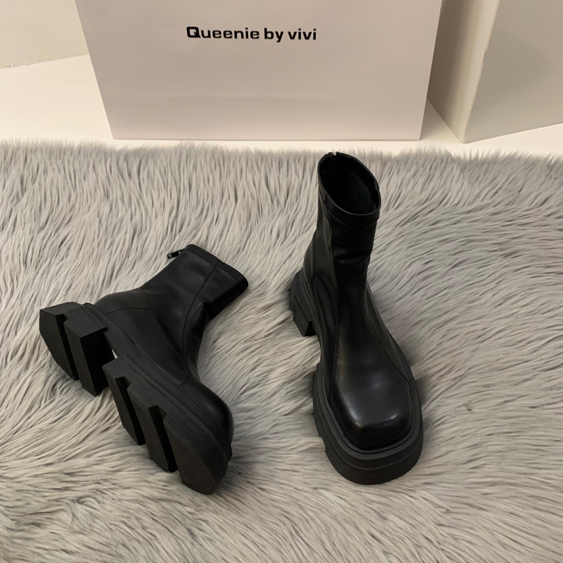 Women's thick soled white square toe Martin boots