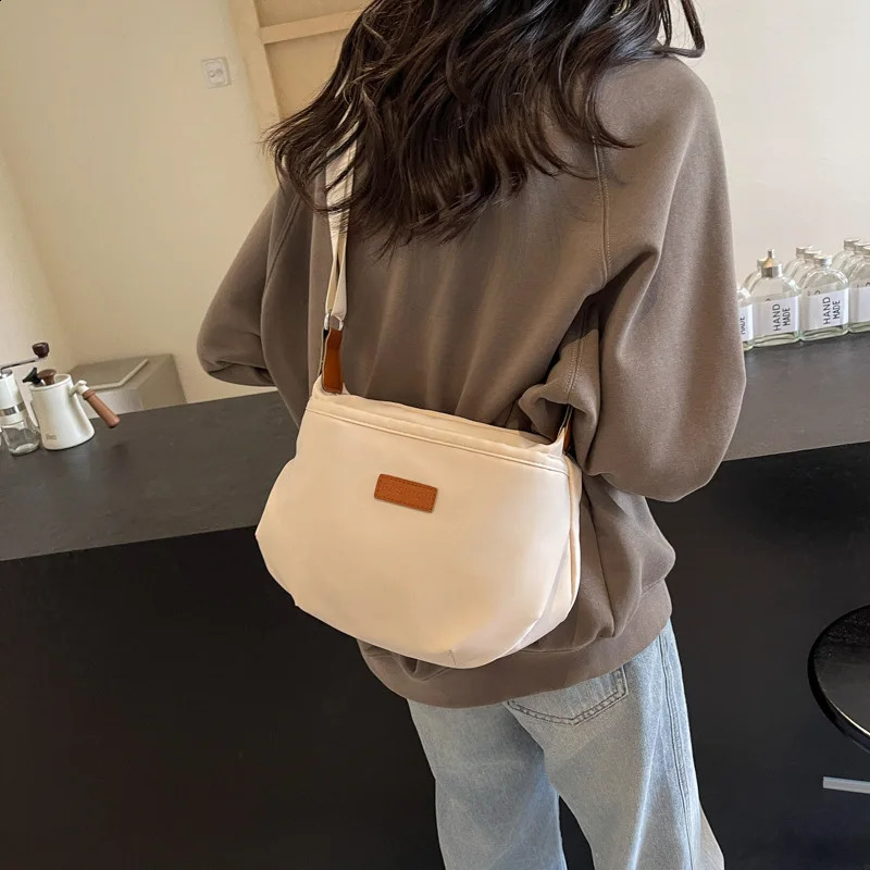 Pretty Japan Style Shoulder Bag Women Seasonal Attractive Crossbody Bag Casual Large Capacity Nylon Bag 240816