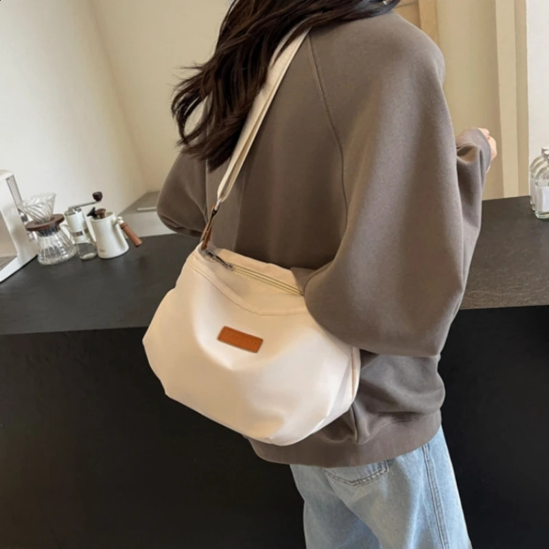 Pretty Japan Style Shoulder Bag Women Seasonal Attractive Crossbody Bag Casual Large Capacity Nylon Bag 240816 - view 4