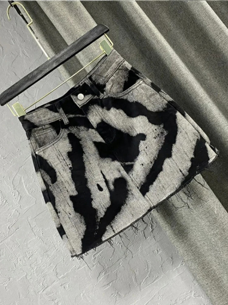 DEAT Womens Denim Tight Clothing Contrast Color Stripe Printed Burr High Waist Short Mini Skirt 2024 Summer Style 17A2006H 240819