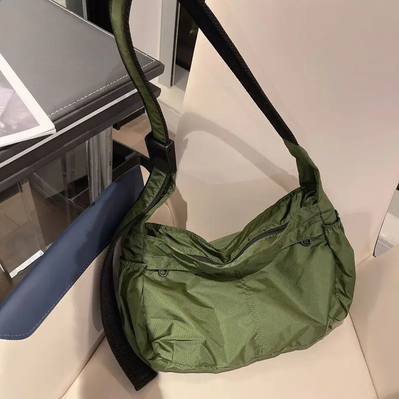 Waterproof Nylon Large Capacity Crossbody Women Versatile Casual Shoulder Simple Girls Bag 240819 4