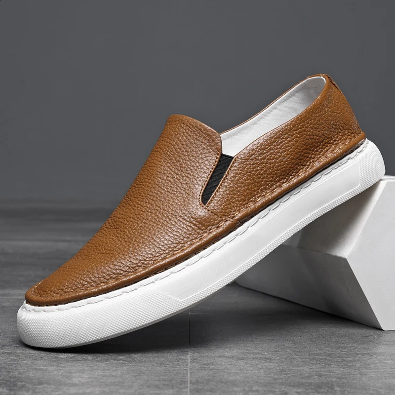 2024 Men Casual Shoes Genuine Leather Loafers Office Shoes for Men Driving Moccasins Comfortable Slip on Party Fashion Shoes Men 240809