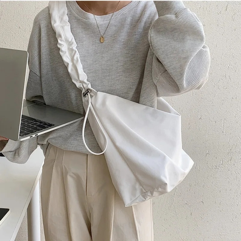 Korean Fashion Solid Canvas Crossbody Bags for Women Nylon High-capacity Office Lady Shoulder Bag 240816