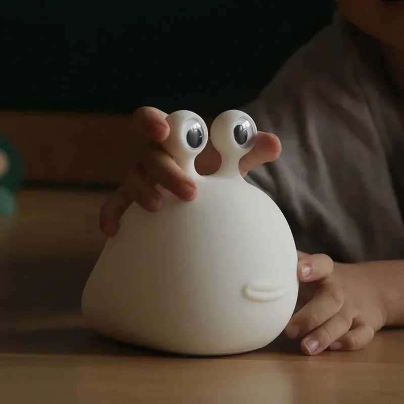 Cartoon Slug LED Night Light Bedroom Sleep Eye Protection Silicone Bedlight Baby Feeding Desk Lamp Room Decoration Toy W240816