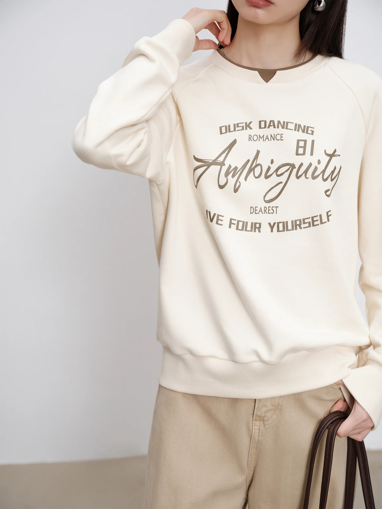 ZIQIAO Womens Sportswear Retro Letter Printed Round Neck Raglan Sleeves Casual Top Autumn Cotton 24ZQ93256 240814