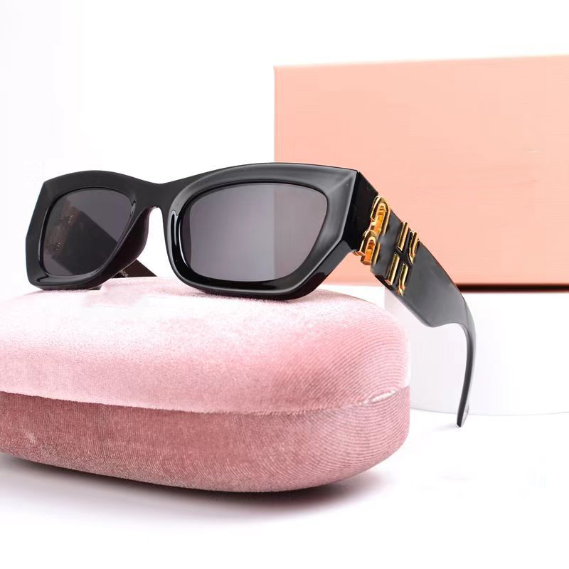 Designer Square Sunglasses For Womens And Mens Frame Vintage Glassses High Quality Travel Beach Sun Protection