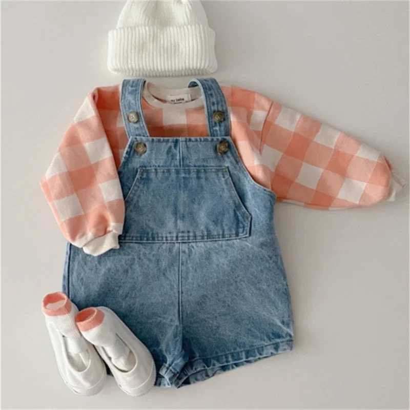 2533C baby denim camisole pants 2024 new summer baby boy jumpsuit fashionable girl with pants casual with childrens shorts W240806
