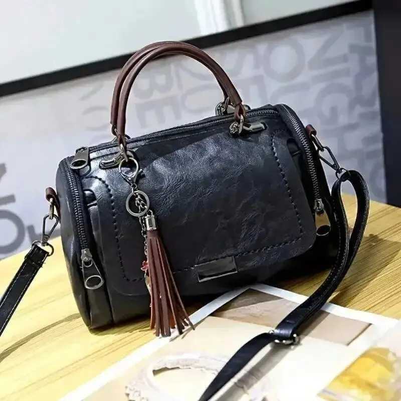 New Arrival Tassel decorative handbag womens large capacity shoulder bag fashionable zipper cross body bag with detachable shoulder strap T250407