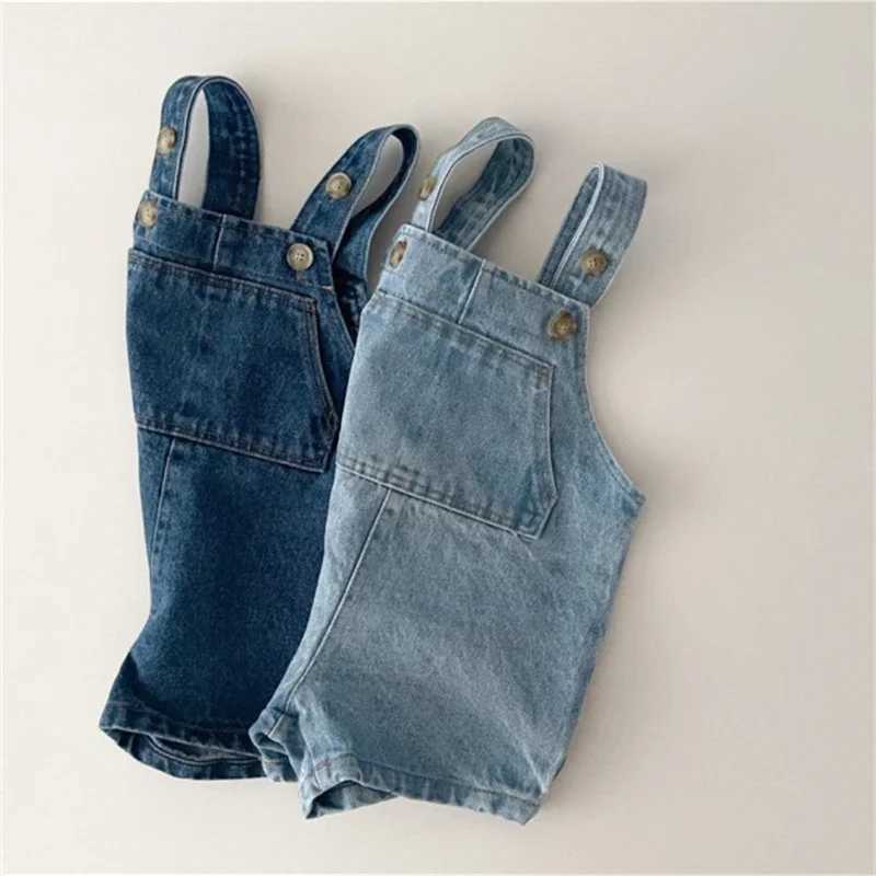 2533C baby denim camisole pants 2024 new summer baby boy jumpsuit fashionable girl with pants casual with childrens shorts W240806