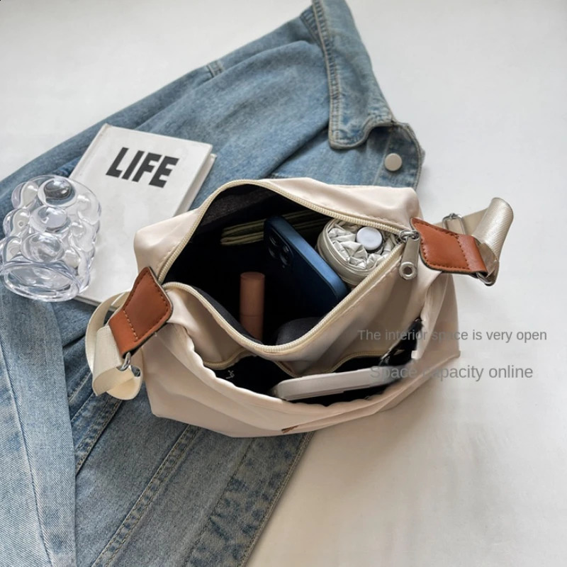 Pretty Japan Style Shoulder Bag Women Seasonal Attractive Crossbody Bag Casual Large Capacity Nylon Bag 240816 - view 6