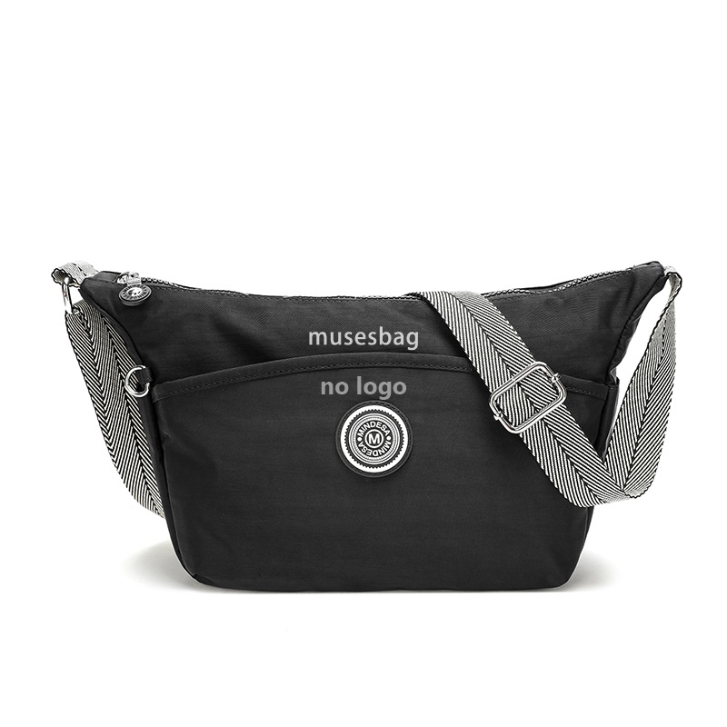 Crossbody bag women's fashion trend new lightweight nylon cloth waterproof capacity large leisure all-in-one shoulder bag