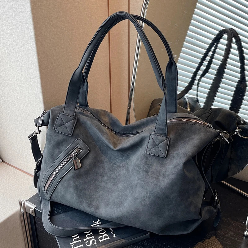 Female Black Shoulder Bag Large Capacity Nubuck Leather Womens Travel Crossbody Bags Ladies Chic Zipper Boston Handbag 240817