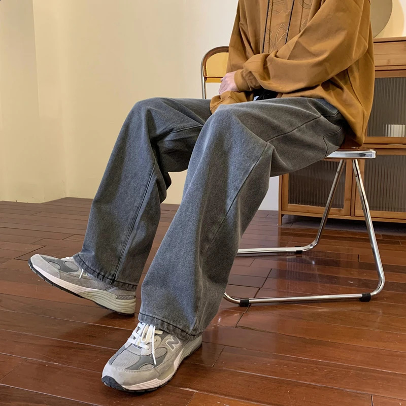 Vintage Coffee Straight Jeans Men Loose Denim Trousers Neutral Jean Pants Streetwear Casual Wide Leg Jeans Man Women Baggy Denim 240816