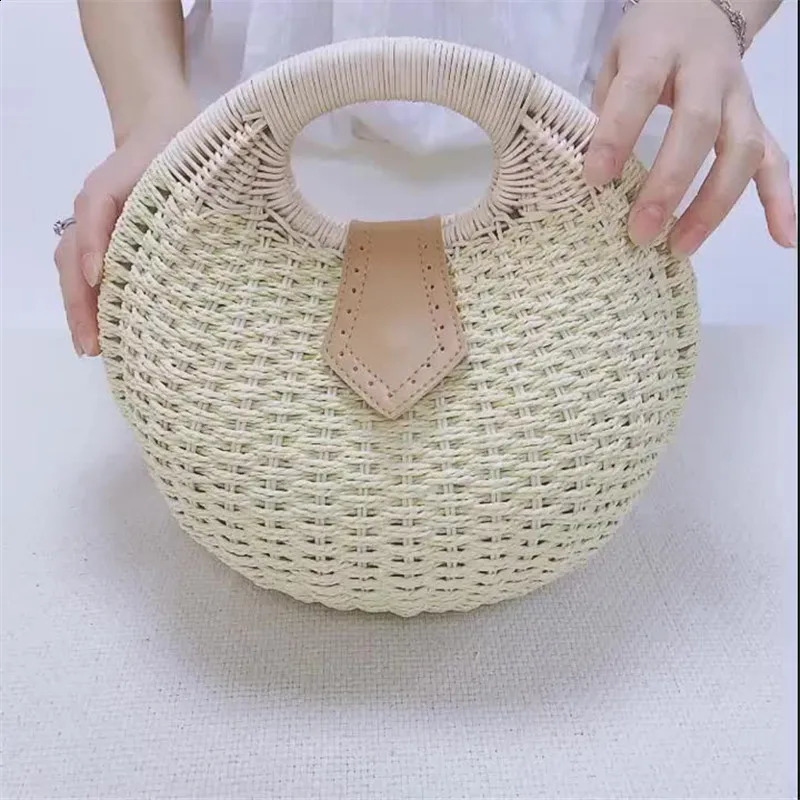 Womens Natural Rattan Handwoven Round Shell Handbag Top-handle Bag Summer Fashion Bohemia Female Casual Tote Clutch Beach Bag 250207