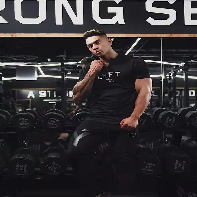 LYFT Fitness Pants for Mens Spring and Autumn Breathable Sports and Casual Pants Slim Fit Small Foot Zipper Guard Pants 240819